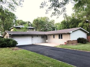 1250 Forest Ave, Aurora, IL 60505