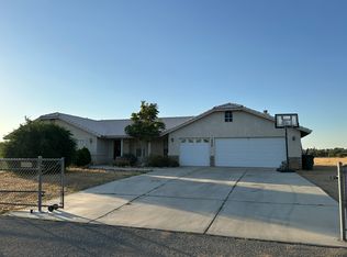 18856 Shoshonee Rd, Apple Valley, CA 92307
