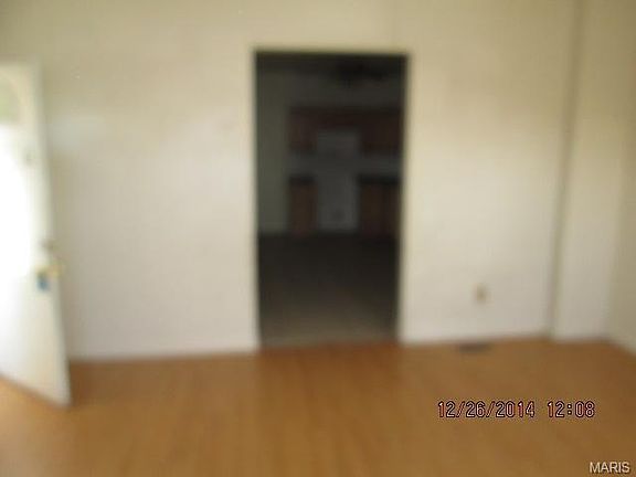 3rd image of 905 Dammert Ave