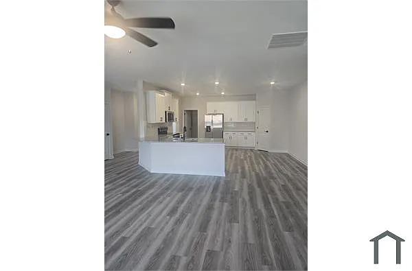 Building Photo - 3110 Azteca Way