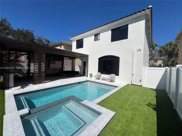 7782 NW 18th St, Pembroke Pines, FL 33024