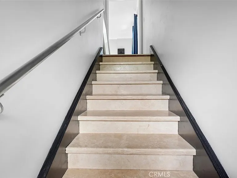 905 Dickson St #1 — Photo 38