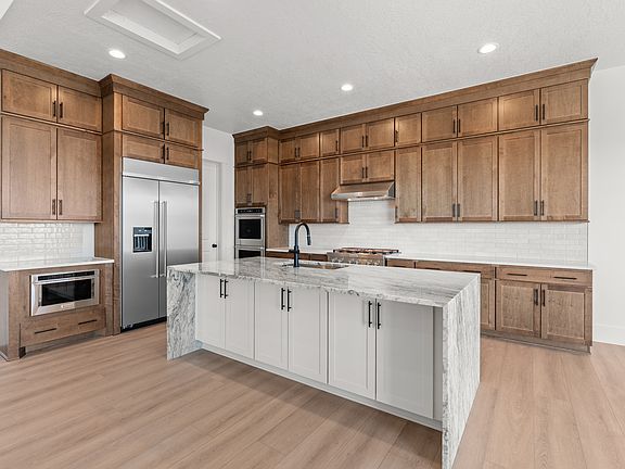 3rd image of 492 N Pinnacle Ln #6