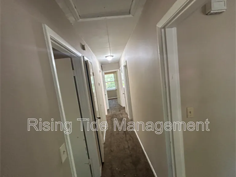 1308 Airport Ln SW — Photo 6
