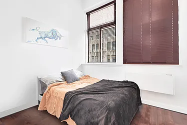 Rented by R New York