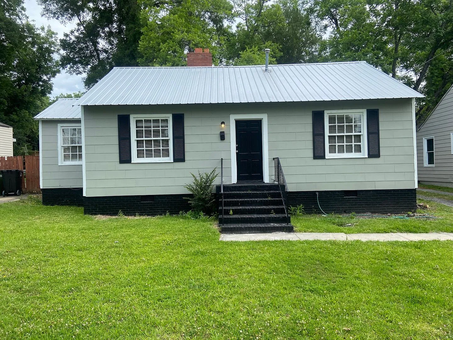**2 Bedroom / 1 Bathroom **Plus Bonus Room**Home for Rent in Midtown Columbus, GA — Photo 1