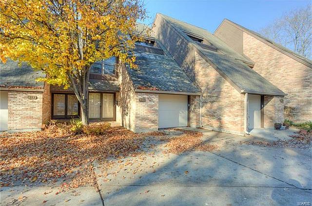 1st image of 917 Maison Ladue Dr