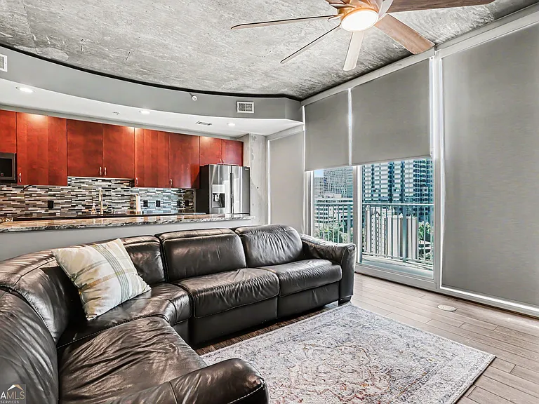 400 W Peachtree St NW #1610 — Photo 11
