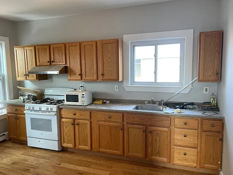 30 Otis St #3 — Photo 3