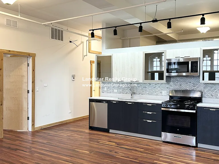 4611 S Ellis Ave #205 — Photo 4