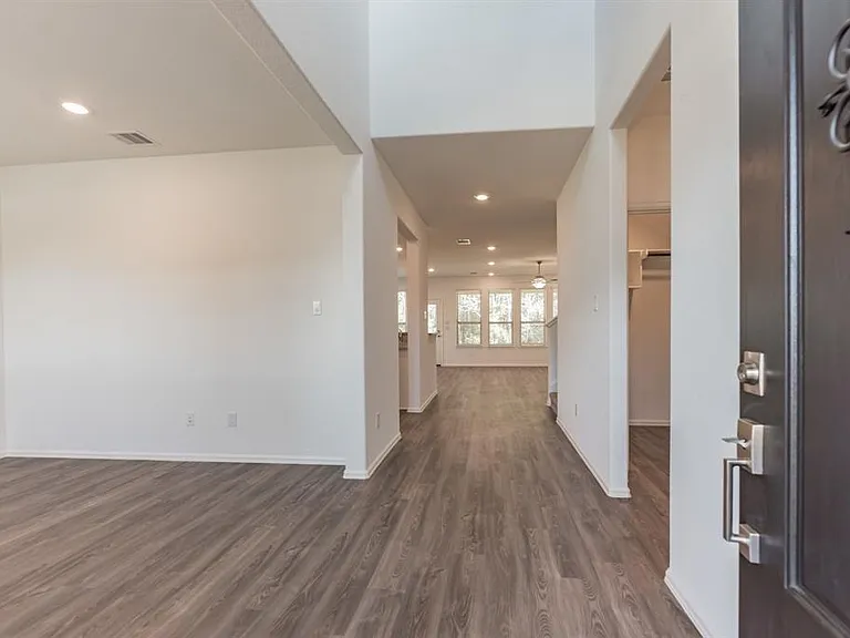 6016 Heritage Creek Ln — Photo 5
