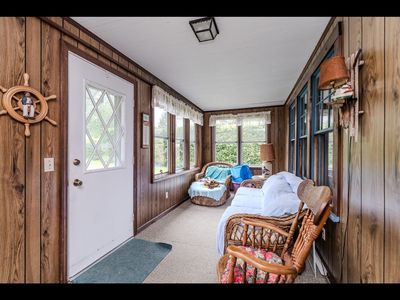 17 Elizabeth St, East Longmeadow, MA, 01028