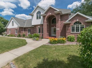 1451 Finch Ln, Green Bay, WI 54313