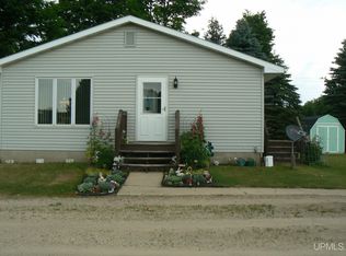 5284 Benson Rd, Chatham, MI 49816