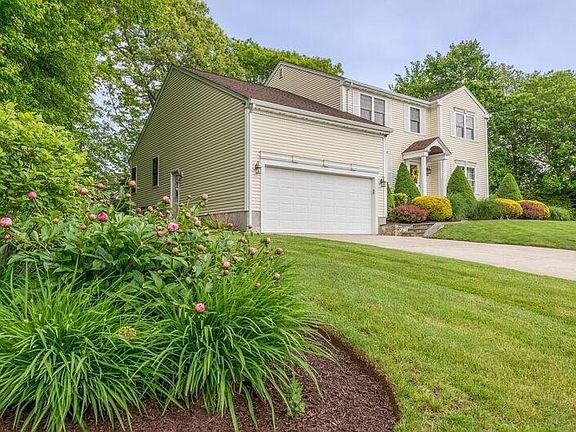 2nd image of 14 Foxwood Dr