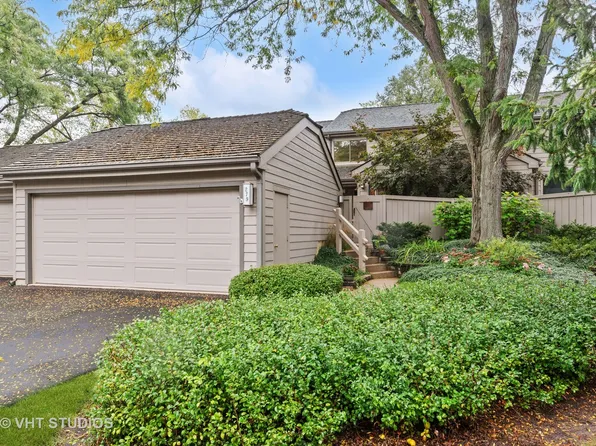 279 N Oak Hill Rd, Barrington, IL 60010