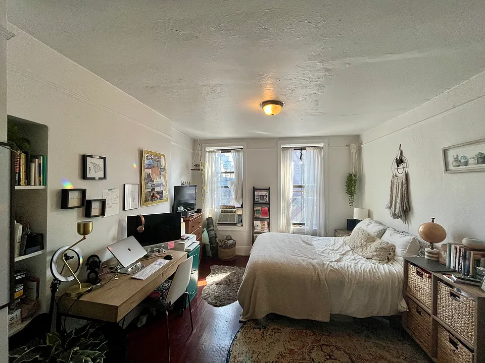 125 Stanton St #4A