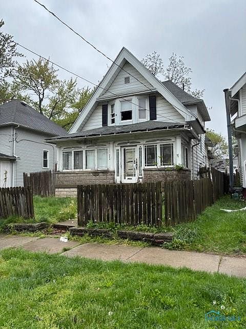 2nd image of 244 Hanover St