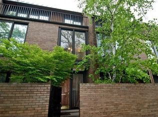 704 W Wrightwood Ave, Chicago, IL 60614