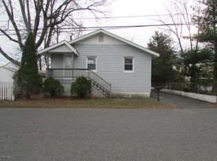 30 Mercer St, Hazlet Township, NJ