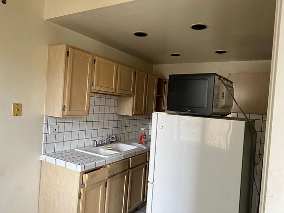 4th image of 630B S Kenmore Ave #400