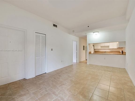 4th image of 9720 SW 184th St Unit 105