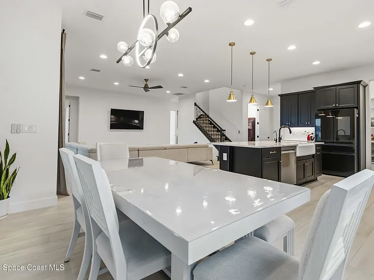 3256 Kamin Dr — Photo 13