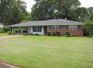825 Cannon Trce, Columbus, MS 39702
