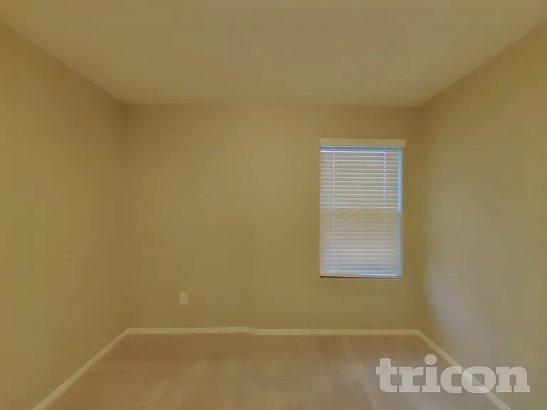 1704 Claireborne Ct — Photo 13