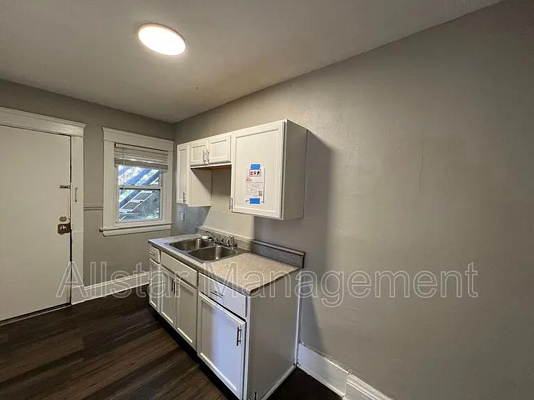 13815 Idarose Ave #1 — Photo 2