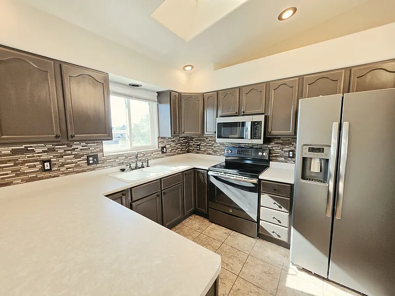979 S Coral Ln — Photo 4