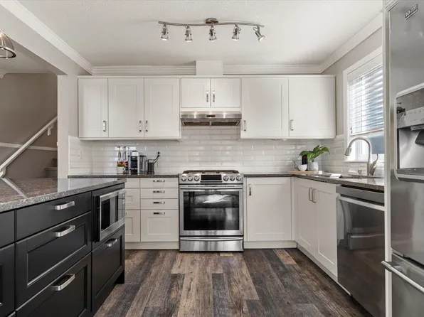 8590 Sunrise Dr #11, Chilliwack, BC V2R 3Z4