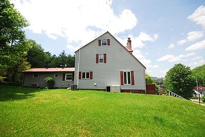 3rd image of 134 Garred St