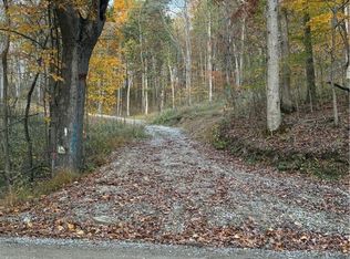 4277 Twin Sisters Rd, Cambridge, OH 43725