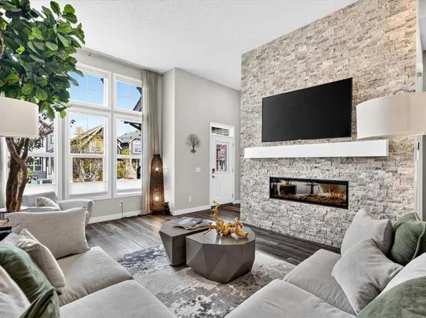 349 N Masters Rd SE, Calgary, AB T3M 2X3