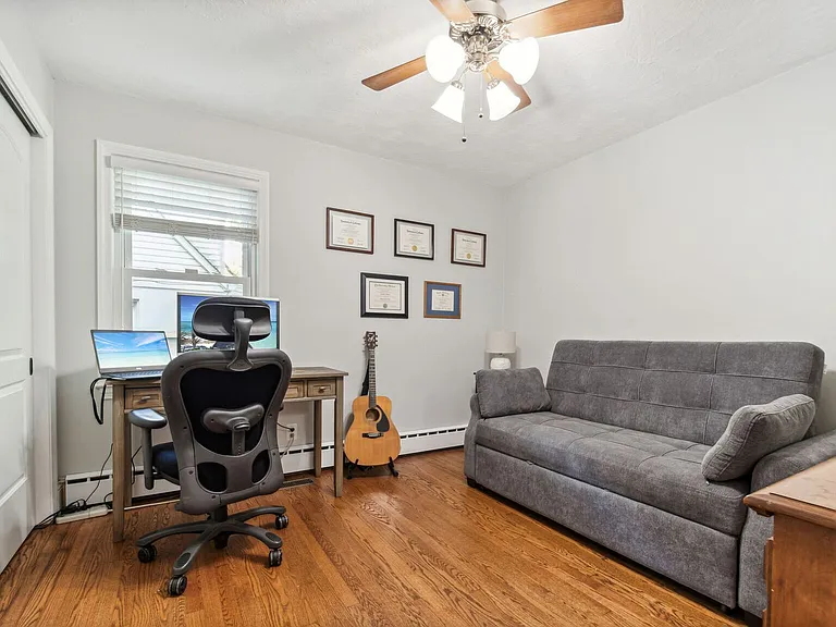 9909 Gardiner Ave — Photo 11