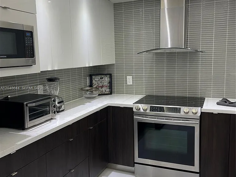 2500 Parkview Dr #1405 — Photo 9