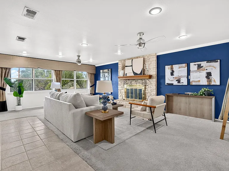 700 Rogart Dr — Photo 4
