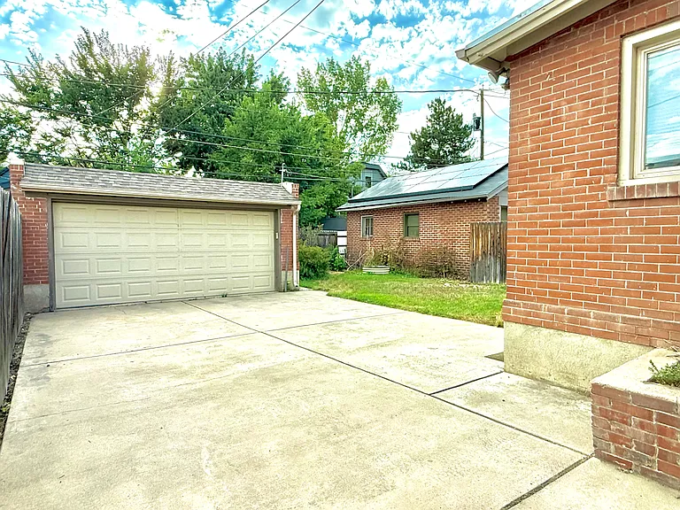 235 S Grant St — Photo 22
