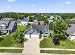 1190 Aeppler Way, Oconomowoc, WI 53066