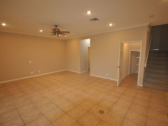 3rd image of 1104 Avondale Ct
