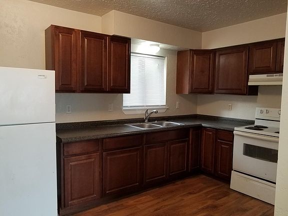 2nd image of 707 E Florida Ave