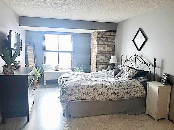 Primary bedroom 1 (2020 photo)