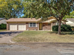 412 Lena Ln, Burleson, TX 76028