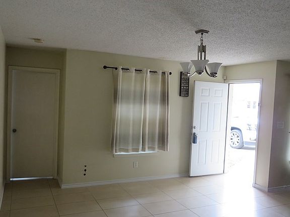 5th image of 3117 N San Antonio Ave