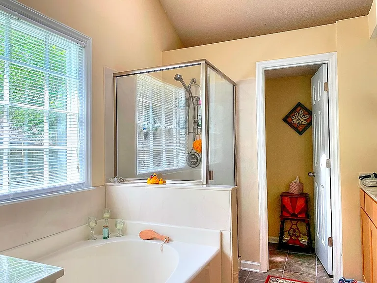 108 Buena Vista Dr — Photo 5