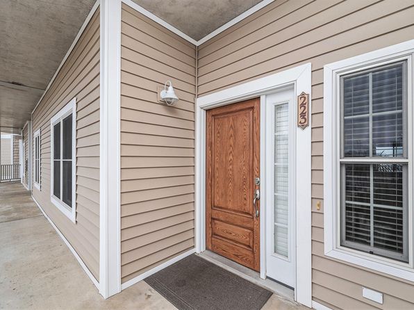 223 Lakeside Dr, Ludington, MI 49431