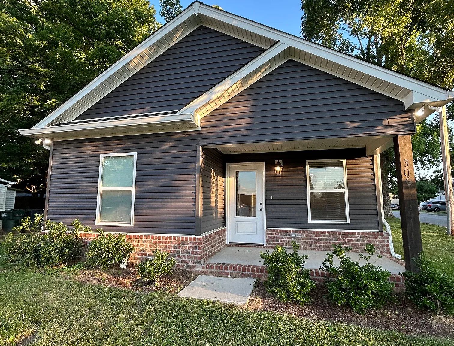 3 bed, 1104 sqft, $1,795 — Photo 1