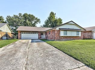 1109 Hawthorne Dr, Midwest City, OK 73110