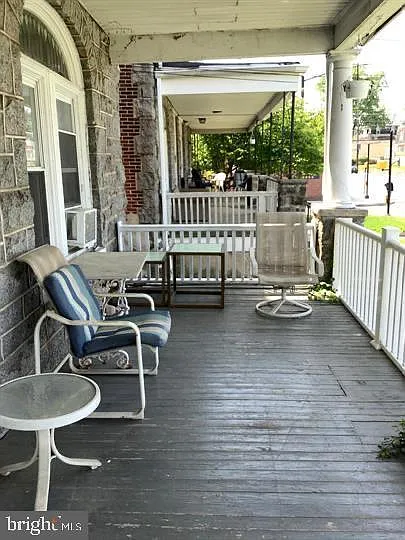 1 bed, 1.0 bath, $1,250 — Photo 2
